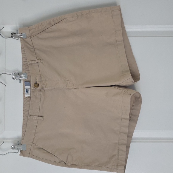 Old Navy Pants - Old Navy Womens Khaki Shorts Size 16